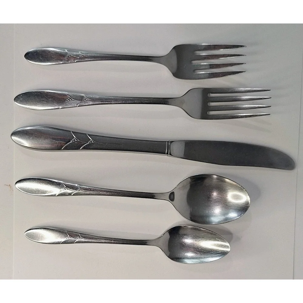 Oneida Debonair‎ 5 Piece Service Set Knife Dinner Soup Spoons Salad Dinner Forks
